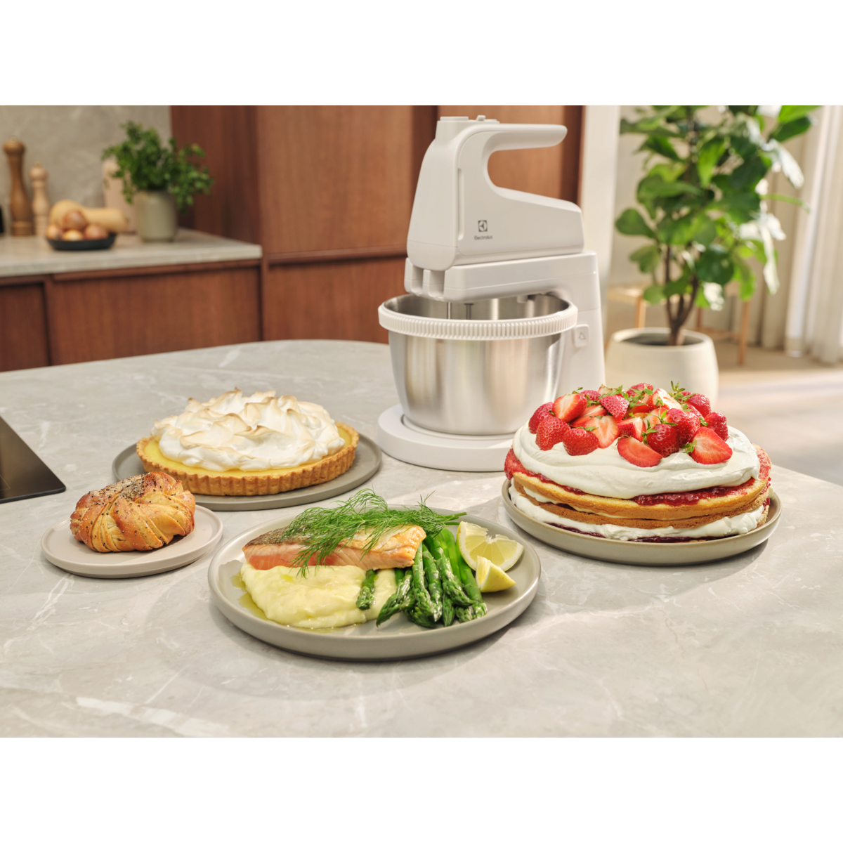 Electrolux - Ručný šľahač - ESM4W