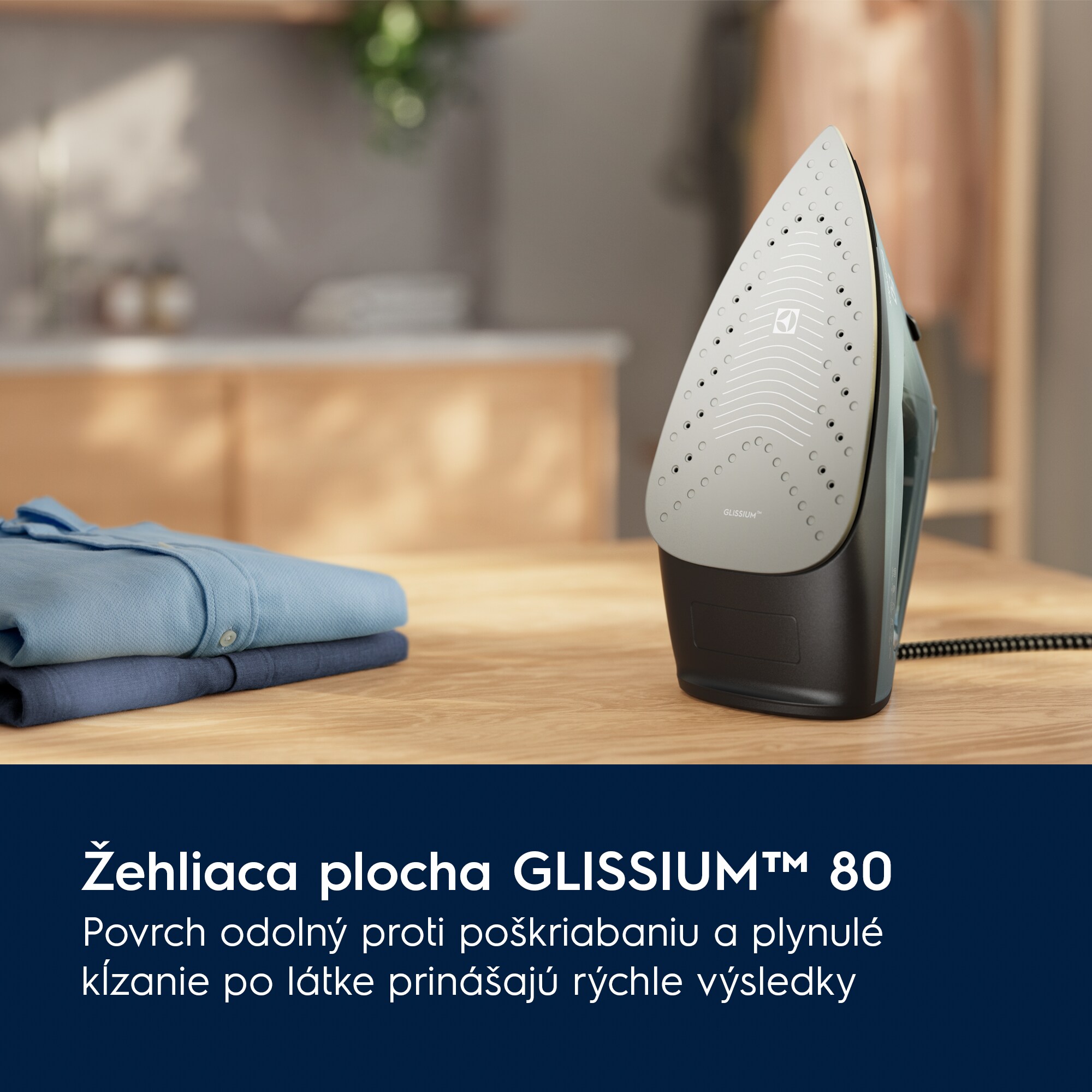 Electrolux - Naparovacia žehlička - E5SI2-6OG