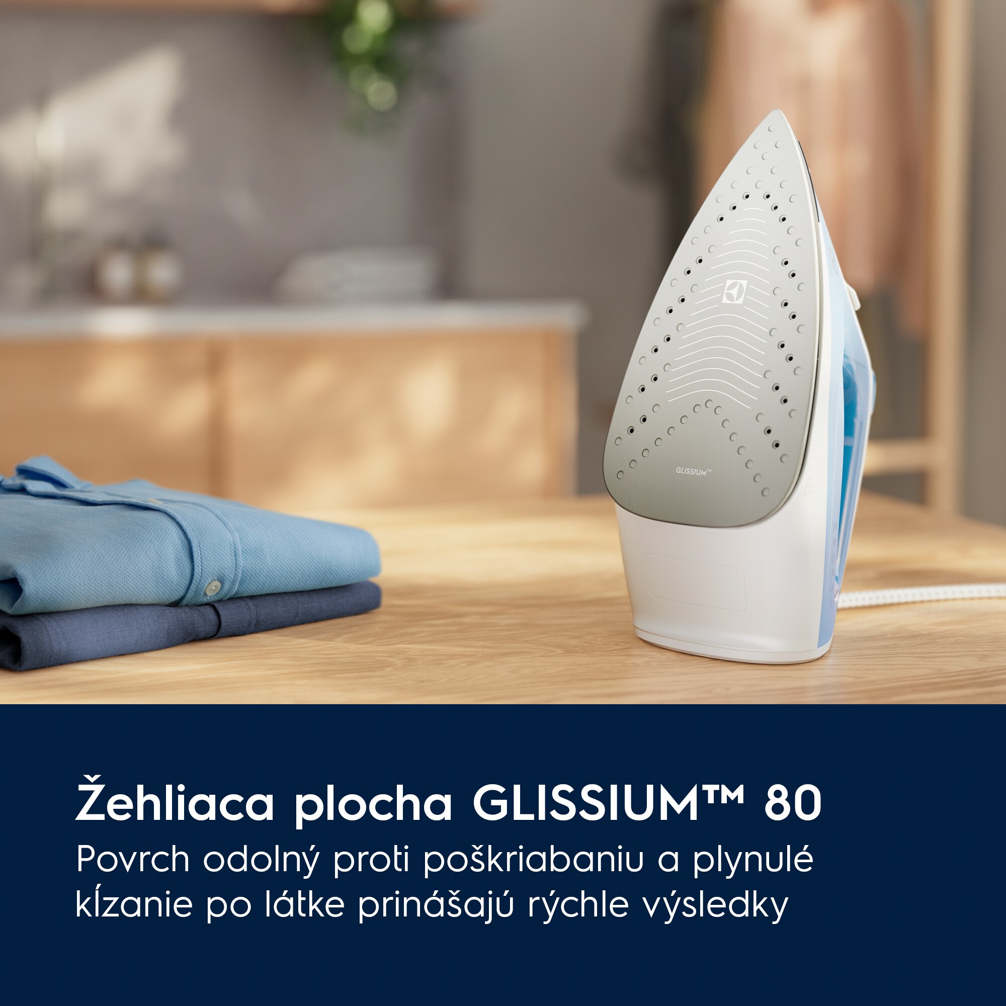 Electrolux - Naparovacia žehlička - E5SI2-4CB