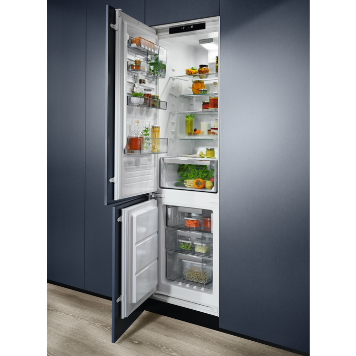 Electrolux - Vstavané chladničky s mrazničkou - ENS8TE19S