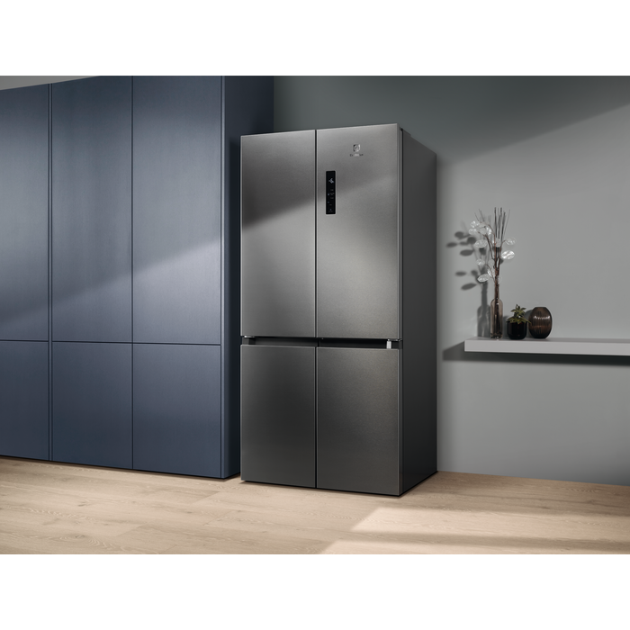 Electrolux - Voľne stojace chladničky s mrazničkou - ELT9VE52U0