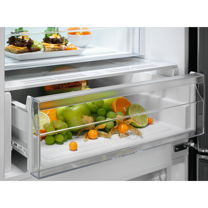 Electrolux - Voľne stojace chladničky s mrazničkou - LNT5ME32U1
