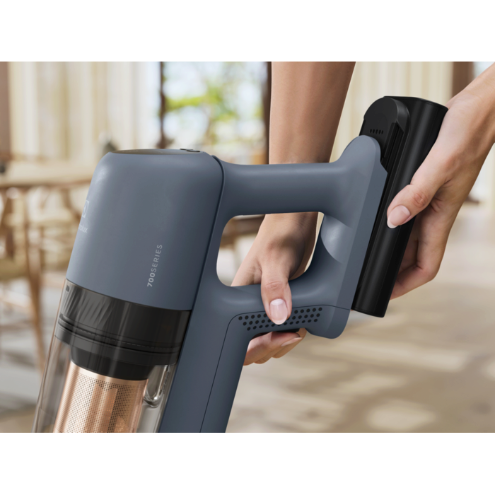 On-handle smart charging keeps the rechargeable battery safe from overcharge