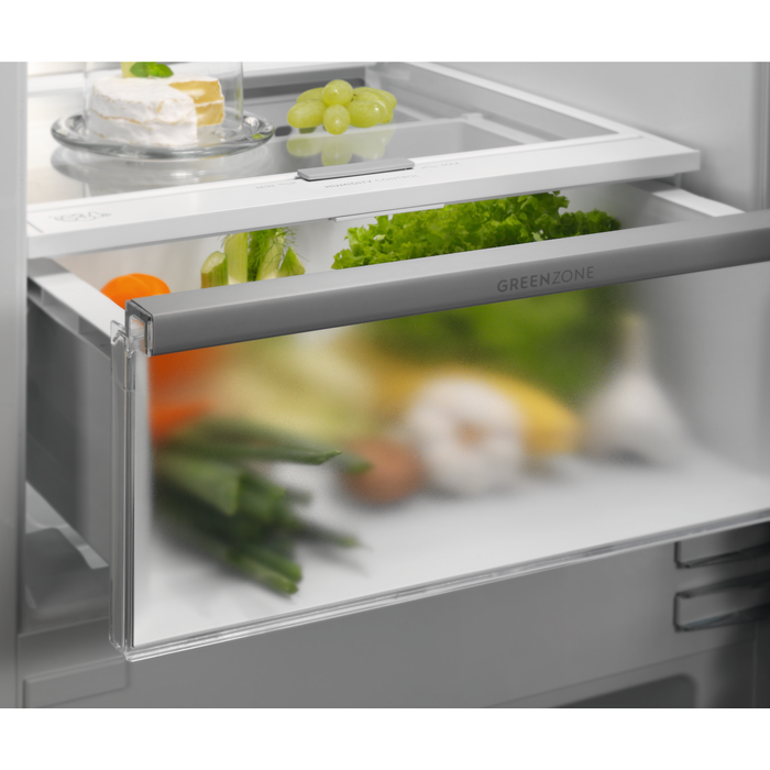 Electrolux - Vstavané chladničky s mrazničkou - ENC8ME18R