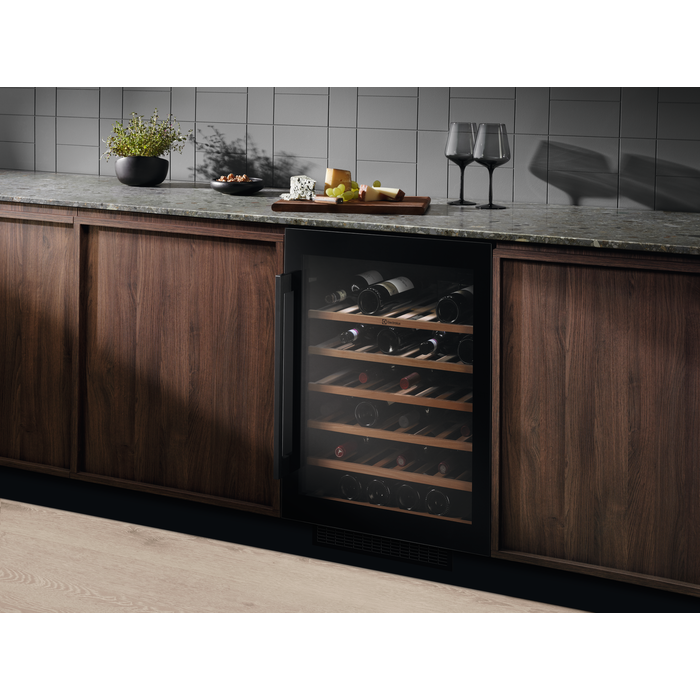 Electrolux - Vinotéky pod kuchynskú linku - EWUS052B5B