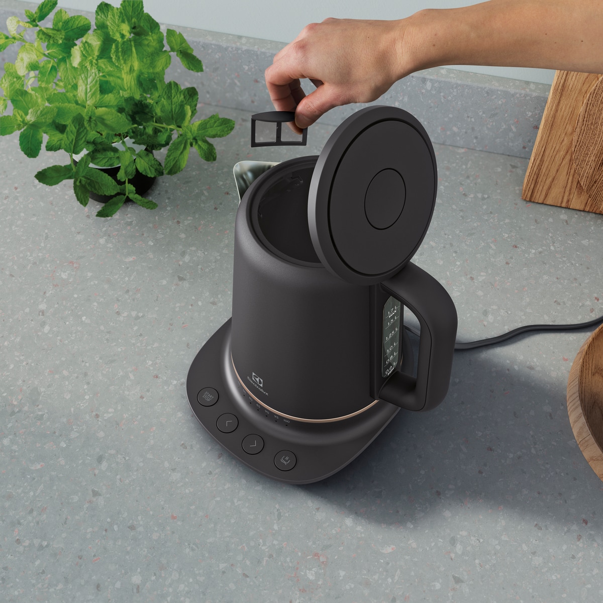 Electrolux - Rýchlovarná kanvica - E7K1-6BP