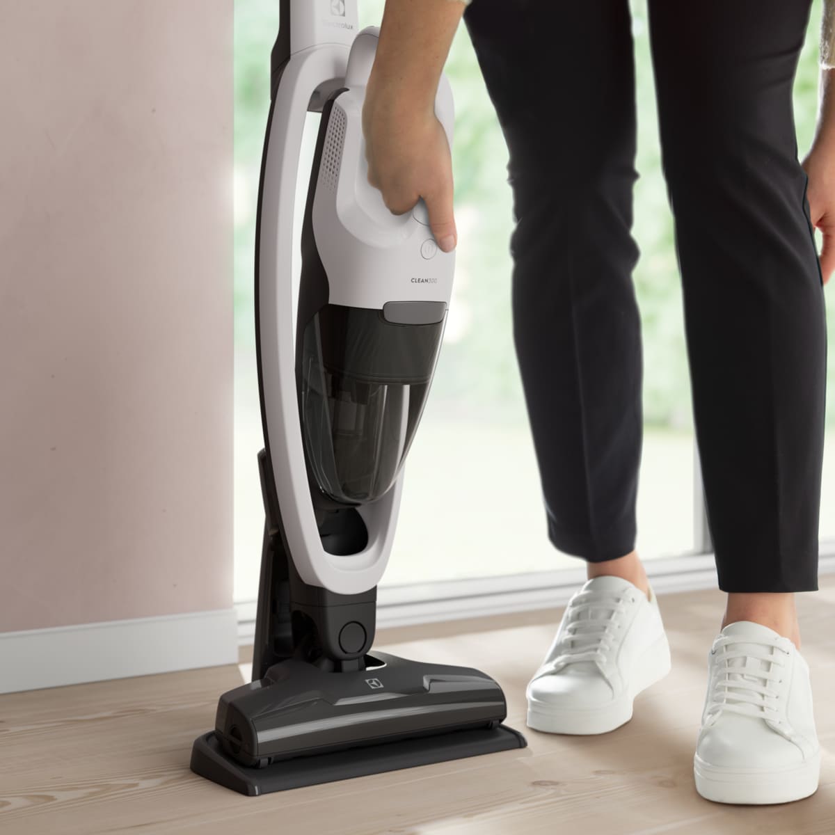 Electrolux - Tyčový vysávač - ES31CB18SH