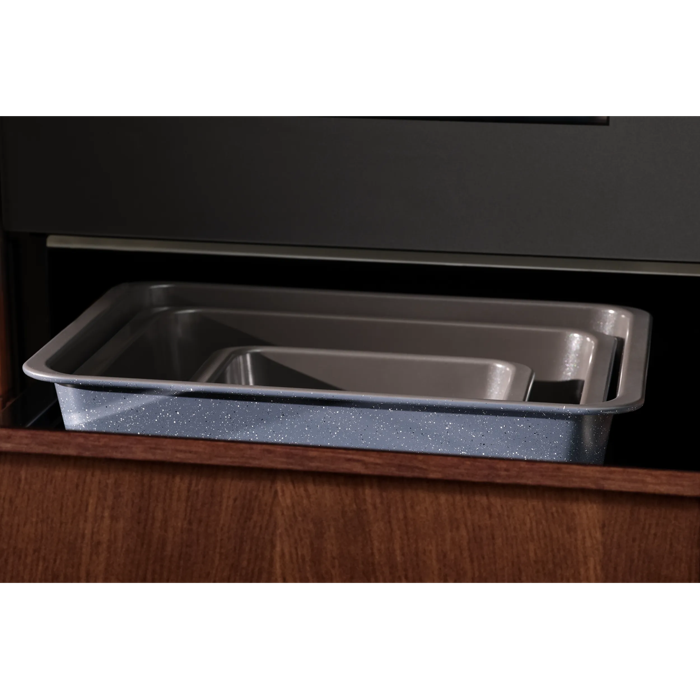 Image showign storage possibilities of stackign trays