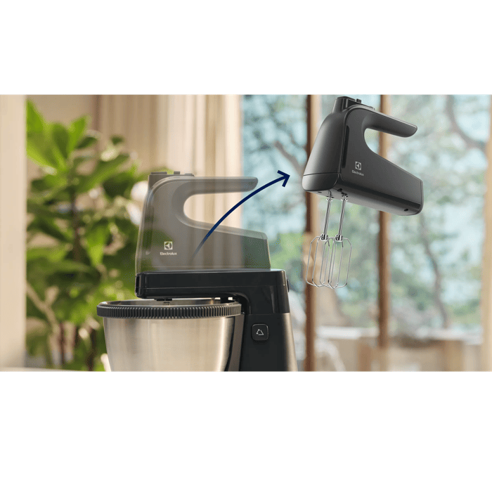 Stand mixer with a detachable handle for easy use and handling.