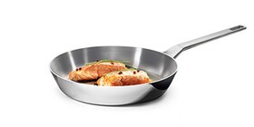 Mäso opekané na panvici na vyprážanie Infinite Chef Frying Pan