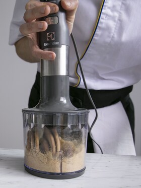 Mixér Electrolux Masterpiece melie keksíky na sušienkový korpus