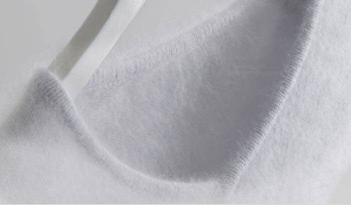 Sveter zo šedej vlny