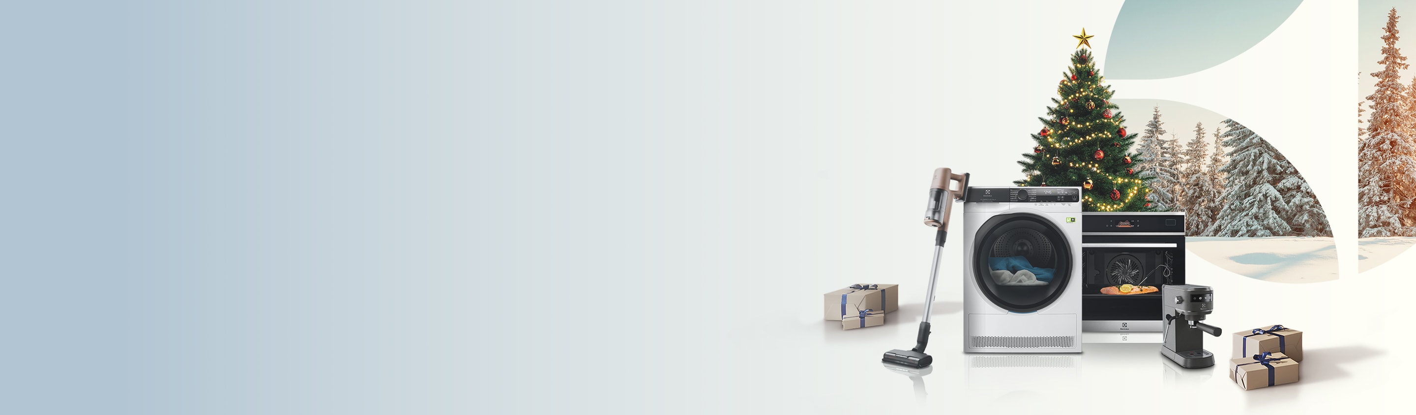 Spotrebiče Electrolux na svetlom pozadí s vianočnými dekoráciami