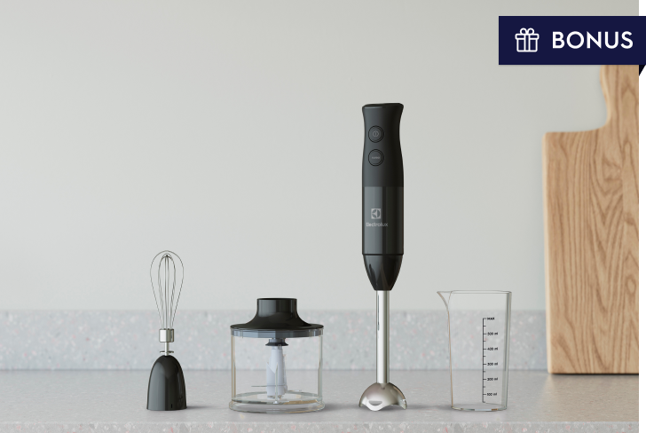 Tyčový mixér Electrolux s príslušenstvom.